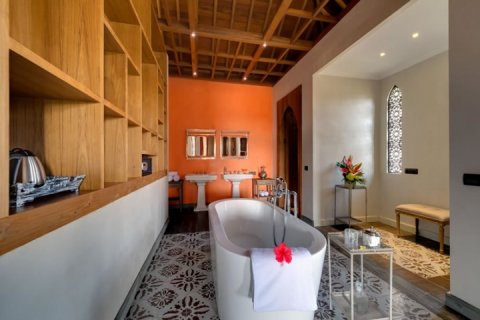 6 bedrooms Villa in Seminyak, Badung, Indonesia No. 701 17
