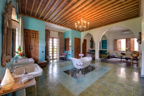6 bedrooms Villa in Seminyak, Badung, Indonesia No. 701 7