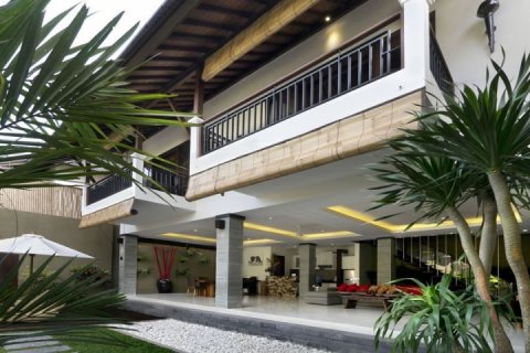 5 bedrooms Villa in Seminyak, Badung, Indonesia No. 863 10
