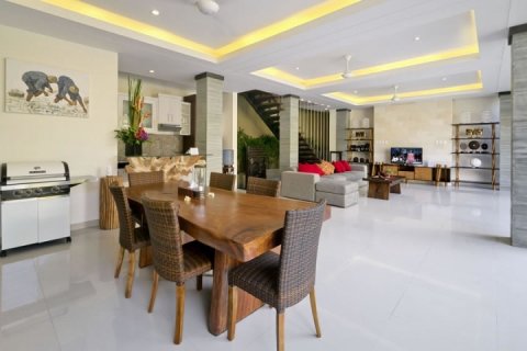 5 bedrooms Villa in Seminyak, Badung, Indonesia No. 863 21