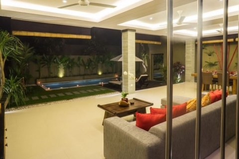 5 bedrooms Villa in Seminyak, Badung, Indonesia No. 863 17