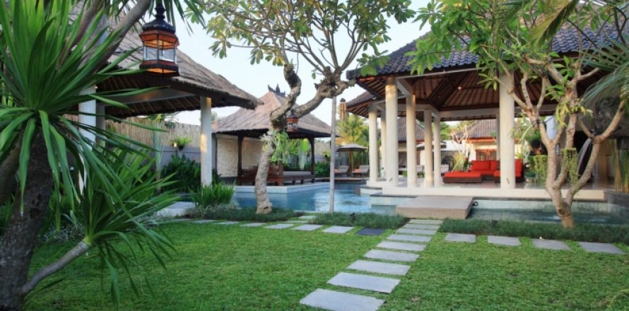 Вилла с 4 спальнями в Seminyak, Бадунг, Индонезия № 982