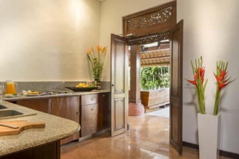 3 bedrooms Villa in Seminyak, Badung, Indonesia No. 984 2