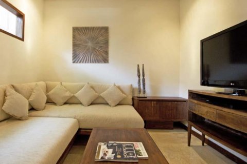 3 bedrooms Villa in Seminyak, Badung, Indonesia No. 984 4