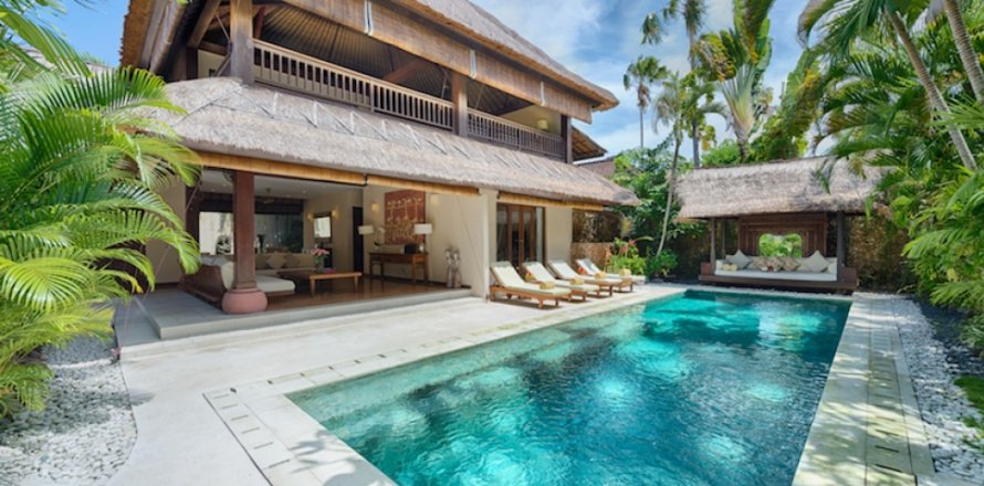 3 bedrooms Villa in Seminyak, Badung, Indonesia No. 984