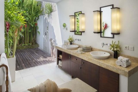3 bedrooms Villa in Seminyak, Badung, Indonesia No. 983 8