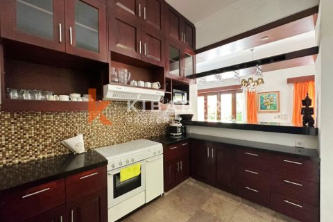 3 bedrooms Villa in Seminyak, Badung, Indonesia No. 13024 6