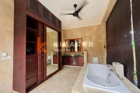 3 bedrooms Villa in Seminyak, Badung, Indonesia No. 13024 11