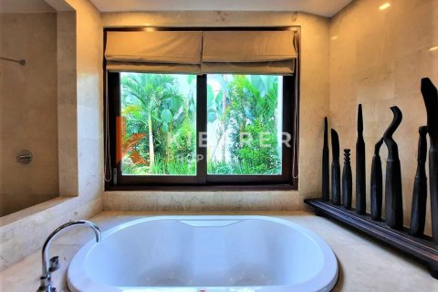 4 bedrooms Villa in Denpasar, Indonesia No. 13086 11