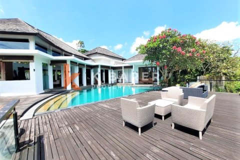4 bedrooms Villa in Denpasar, Indonesia No. 13086