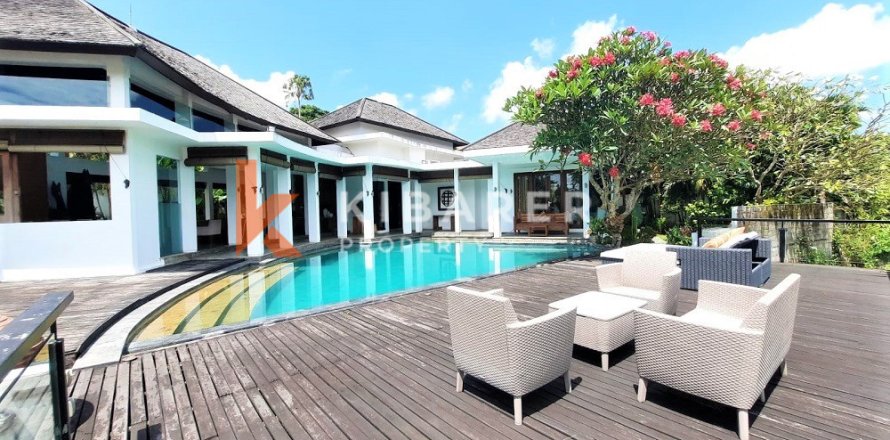 4 bedrooms Villa in Denpasar, Indonesia No. 13086
