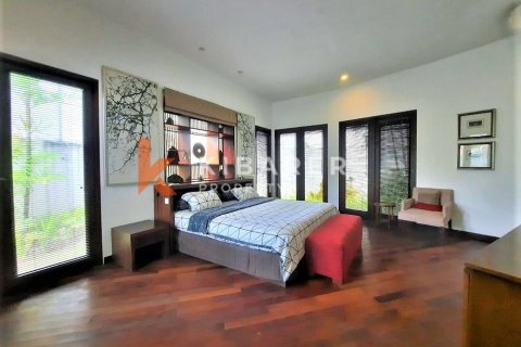 4 bedrooms Villa in Denpasar, Indonesia No. 13086 13