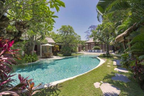 Вилла с 4 спальнями в Seminyak, Бадунг, Индонезия № 757