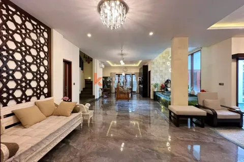 5 bedrooms Villa in South Denpasar, Denpasar, Indonesia No. 12798 3