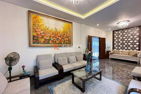 5 bedrooms Villa in South Denpasar, Denpasar, Indonesia No. 12798 4