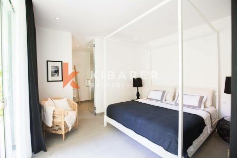 3 bedrooms Villa in Tibubeneng, Badung, Indonesia No. 12799 4