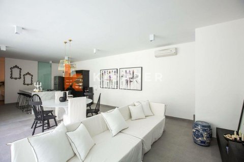 3 bedrooms Villa in Tibubeneng, Badung, Indonesia No. 12799 3