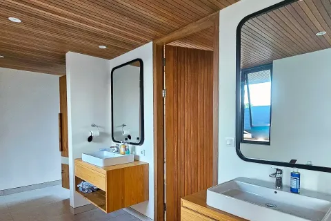 4 bedrooms Villa in South Kuta, Badung, Indonesia No. 10775 23