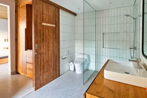 4 bedrooms Villa in South Kuta, Badung, Indonesia No. 10775 24