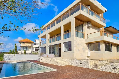 4 bedrooms Villa in South Kuta, Badung, Indonesia No. 10775
