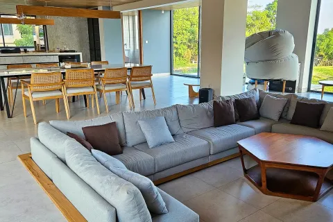 4 bedrooms Villa in South Kuta, Badung, Indonesia No. 10775 12
