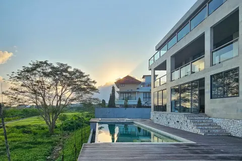 4 bedrooms Villa in South Kuta, Badung, Indonesia No. 10775 4