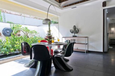 2 bedrooms Villa in Seminyak, Badung, Indonesia No. 1638 24