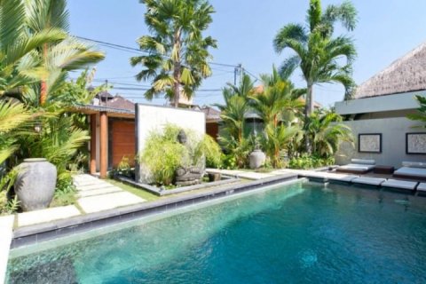 2 bedrooms Villa in Seminyak, Badung, Indonesia No. 1638 16