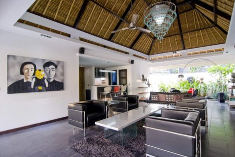 2 bedrooms Villa in Seminyak, Badung, Indonesia No. 1638 3