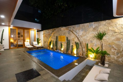 2 bedrooms Villa in Nusa Dua, Badung, Indonesia No. 8905