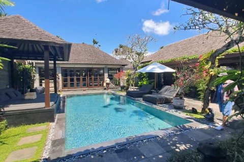 3 bedrooms Villa in Seminyak, Badung, Indonesia No. 9054