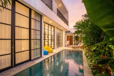 3 bedrooms Villa in Tibubeneng, Badung, Indonesia No. 10130