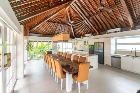 5 bedrooms Villa in Seminyak, Badung, Indonesia No. 10135 15