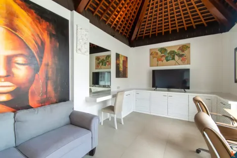 5 bedrooms Villa in Seminyak, Badung, Indonesia No. 10135 16