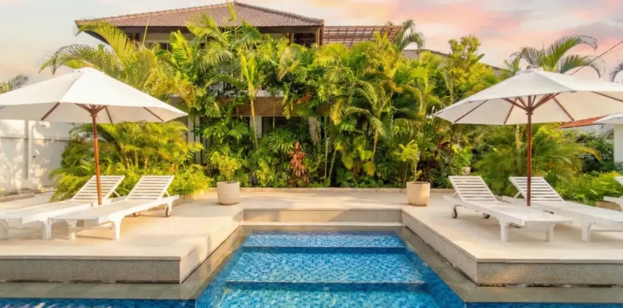 5 bedrooms Villa in Seminyak, Badung, Indonesia No. 10135