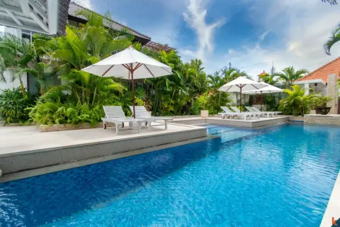 5 bedrooms Villa in Seminyak, Badung, Indonesia No. 10135 7