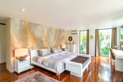 5 bedrooms Villa in Seminyak, Badung, Indonesia No. 10135 28