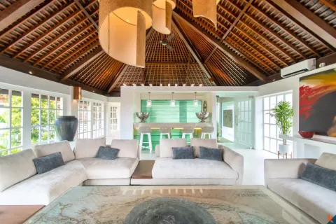 5 bedrooms Villa in Seminyak, Badung, Indonesia No. 10135 3