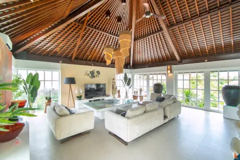5 bedrooms Villa in Seminyak, Badung, Indonesia No. 10135 12