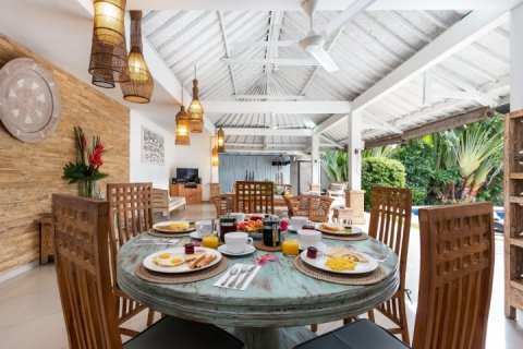 3 bedrooms Villa in Seminyak, Badung, Indonesia No. 1545 6
