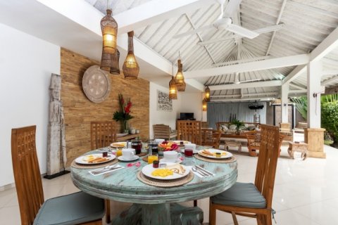 3 bedrooms Villa in Seminyak, Badung, Indonesia No. 1545 8
