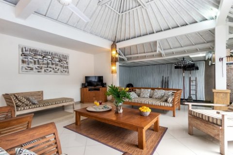 3 bedrooms Villa in Seminyak, Badung, Indonesia No. 1545 4