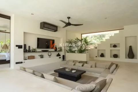 3 bedrooms Villa in South Kuta, Badung, Indonesia No. 12032 9