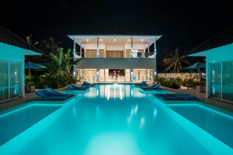 9 bedrooms Villa in Gili Trawangan, Gili Indah, North Lombok, Indonesia No. 7855 2
