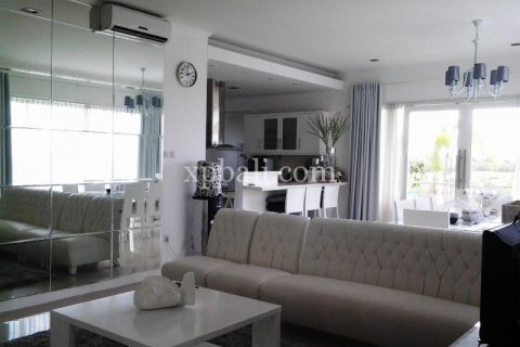 4 bedrooms Villa in South Kuta, Badung, Indonesia No. 7969 9