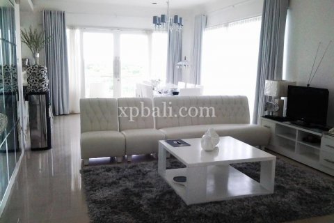 4 bedrooms Villa in South Kuta, Badung, Indonesia No. 7969 10