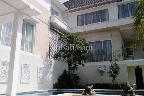 4 bedrooms Villa in South Kuta, Badung, Indonesia No. 7969 17