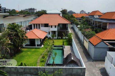 5 bedrooms Villa in Seminyak, Badung, Indonesia No. 8687