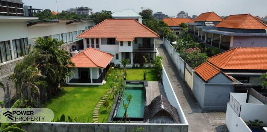 5 bedrooms Villa in Seminyak, Badung, Indonesia No. 8687