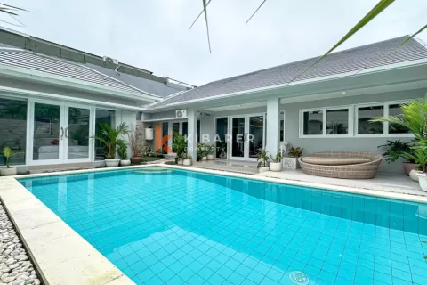 3 bedrooms Villa in Tibubeneng, Badung, Indonesia No. 13189
